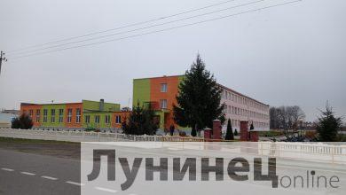 Photo of Новыми красками засияла СШ №1 в Микашевичах. Фотофакт