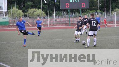Photo of В Лунинце дипломаты сыграли в футбол (фоторепортаж)