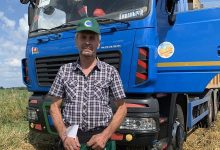 Photo of Второй водитель-тысячник на уборке урожая зерновых в Лунинецком районе