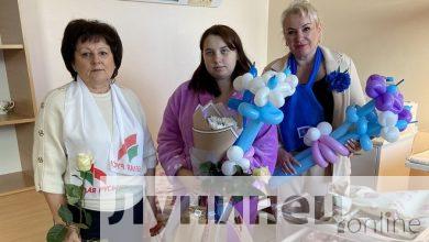 Photo of В Лунинце поздравили мам в родильном отделении больницы