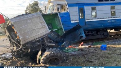 Photo of В Брестской области трактор столкнулся с поездом